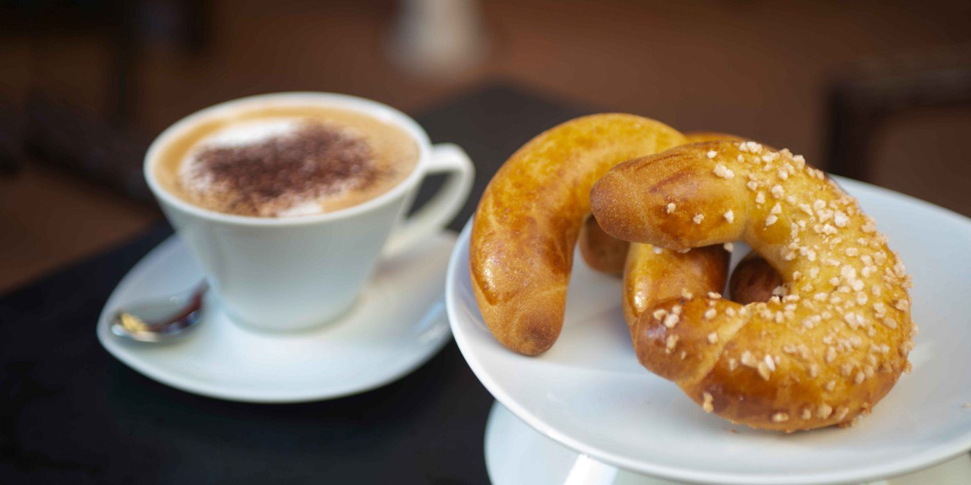 Schanigarten der Bäckerei Wannenmacher mit Sitzplätzen